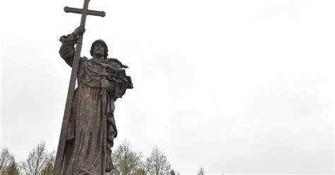 In Russia Putin Unveils Controversial Statue Of Saint