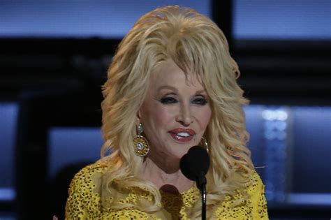 Dolly Parton To Celebrate 50 Years At Grand Ole Opry