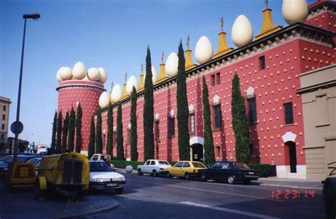 Visita obliga una vez al año, siempre descubrimos cosas nuevas. Dalí Theatre and Museum - Wikipedia