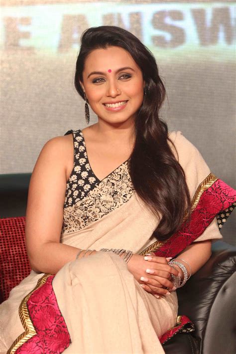 High Quality Bollywood Celebrity Pictures Rani Mukherjee Looks Beautiful In Saree At Talaash