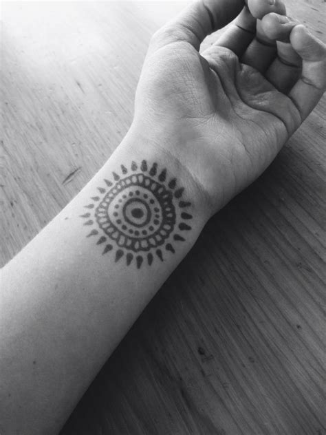 Simple Henna Simple Henna Print Tattoos Paw Print Tattoo