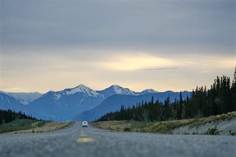comparing-two-alaska-road-trip-itineraries-scenic-and-savvy