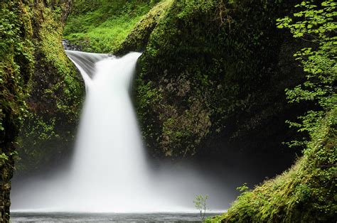 Punch Bowl Falls Columbia River Gorge By Fotovoyager