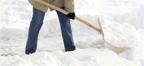 How This Realtor Is Outsmarting His Competitors With A Snow Shovel