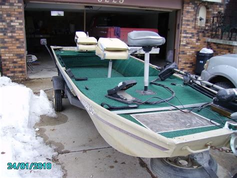 The boat is a #jonboattobassboat (ish) style heavily modified and detailed build. jon boat decks diy | Jon boat, Boat, Boat building