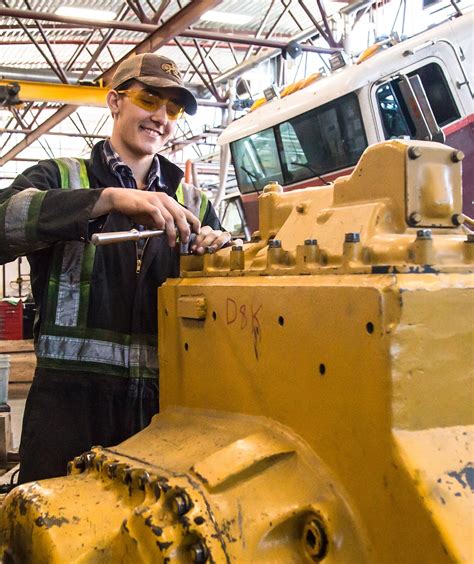 Heavy Duty Equipment Technician Apprenticeship Thompson Rivers University