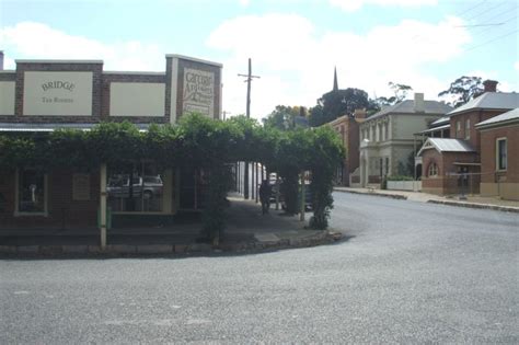 Laius 3.117 pikkus 101.550 kõrgus 22m. Our slice of heaven: Villiage of Carcoar, New South Wales
