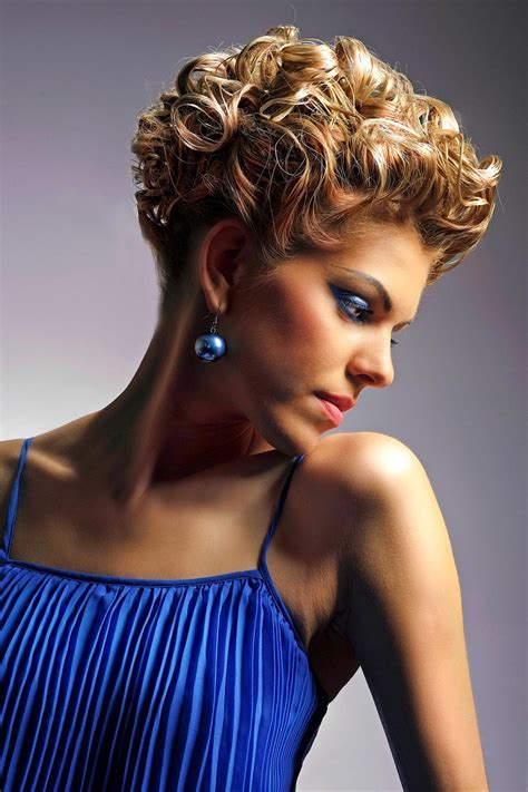 Frisuren kurzhaar damen frisuren kurz damen 2014. Festliche Kurzhaarfrisur | Schicke Kurzhaarfrisuren für Damen