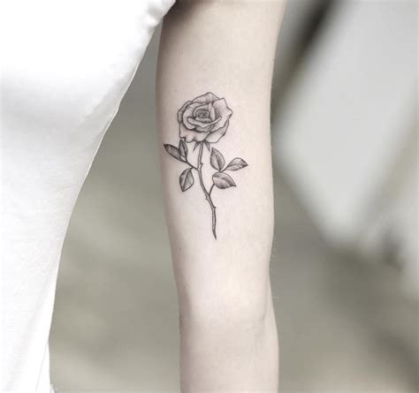 rose tattoo, flower tattoo, fineline tattoo, Bern tattoo, Schweiz Switzerland tattoo, tattoo ...