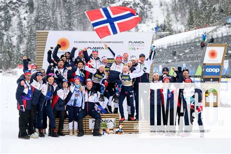 230302 The Norwegian Team Celebrate After The Women S Cross Country
