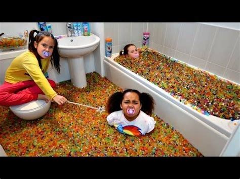 Bad baby tiana real food fight messy bubble bath. Bad Baby Dreams Giant Spiders Attack Girl - Mommy Freaks ...