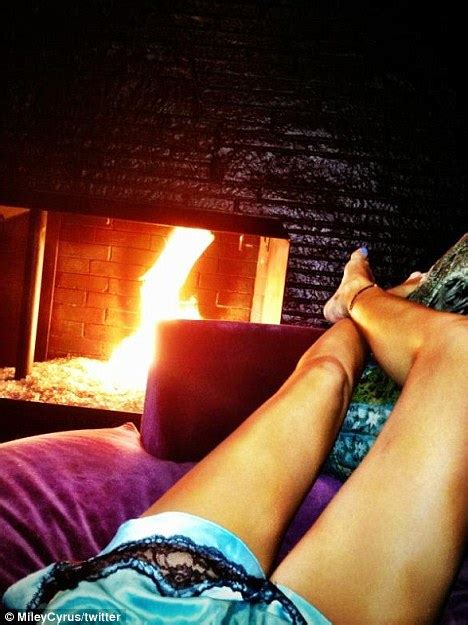 Hot Legs Miley Cyrus Heats Up Twitter As She Posts A Picture Of