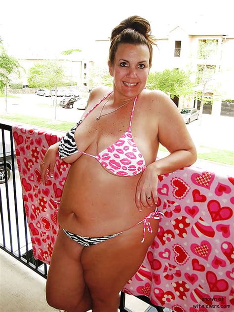 Amateur Bbw Moms In Bikini 22 Pics Xhamster