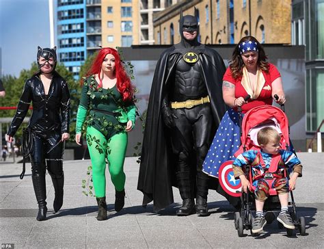 Marvel At These Costumes Thousands Of Cosplay Fans Descend On London