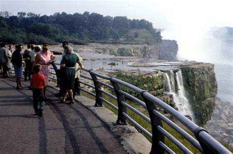 Heres What Niagara Falls Looks Like Without Water