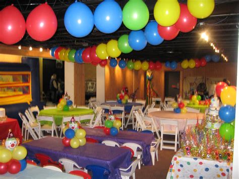 The ultimate list of 100+ free carnival theme party ideas, decorations, food & drink recipes and styling tips for a baby carnival theme party ideas. Circus Balloon Decoration | Party Favors Ideas