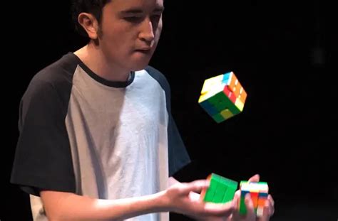 Colombian Juggles And Solves Three Puzzle Cubes Shattering Record