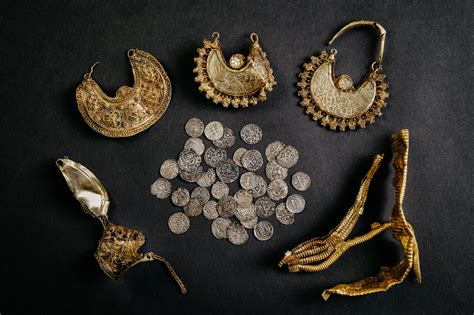 Medieval treasure trove discovered in the Netherlands - Medievalists.net