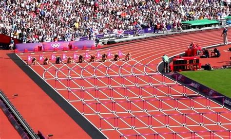 La première haie se trouve à 45 m de la ligne de départ et les suivantes à 35 m les unes des autres. Athlétisme/Mondiaux2017 (400m haies): Lahoulou n'ira pas ...
