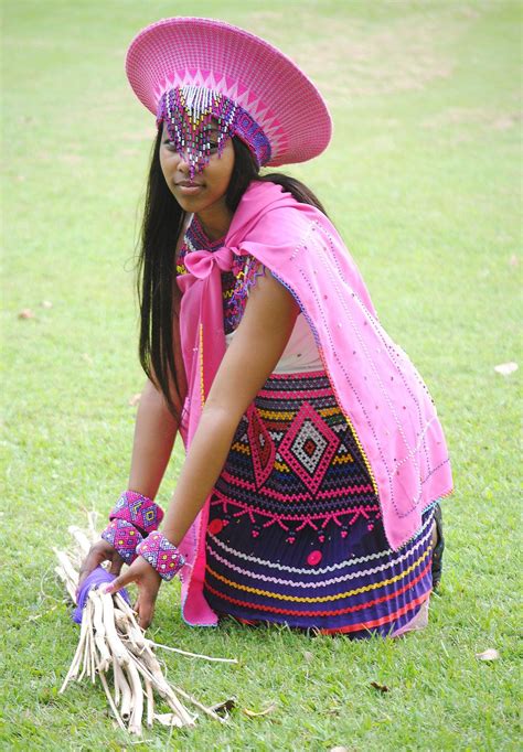 Mall manager under fire for refusing entry to man in ndebele attire. Zulu bride, umakoti wamampela! | Zulu traditional attire, African traditional dresses, African bride