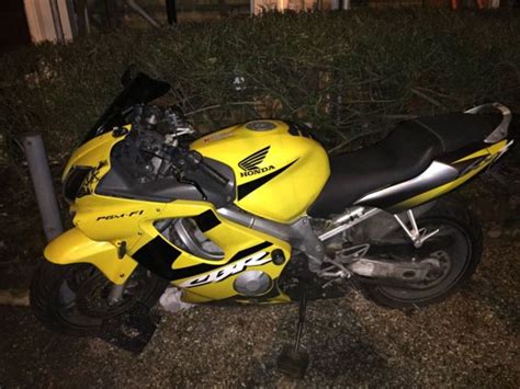 Honda cbr 250r is available in three color options. Honda CBR 600 F 2001 Yellow