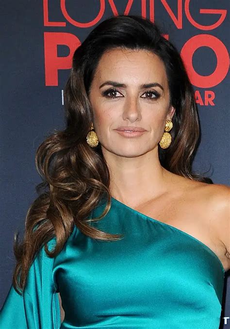 Top 24 Penelope Cruz Hairstyles And Haircuts Ideas For You To Try