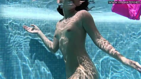 Jessica Lincoln Hot Teen Underwater