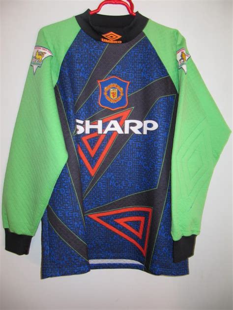 Official #mufc account get the latest news and updates from united ⤵. Manchester United Goalkeeper football shirt 1994 - 1996 ...