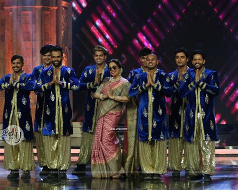 Wallpaper Kirron Kher Performing At Indias Got Talent 7 411909 Size1280x1024