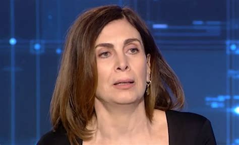 Είναι πάντα επιλεκτική στις δουλειές της και αυτή την περίοδο το τηλεοπτικό κοινό την απολαμβάνει. Κατερίνα Διδασκάλου: Φιλοξενώ έναν άστεγο στο σπίτι μου ...