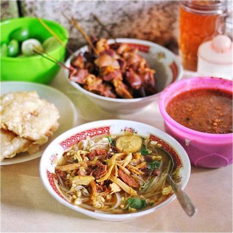 Resep soto ayam bening ternyata menggunakan bumbu soto ayam sederhana dan cara membuat soto ayam kuah bening juga cukup mudah. Tempat Makan Soto Di Jogja Yang Sajikan Cita Rasa Istimewa