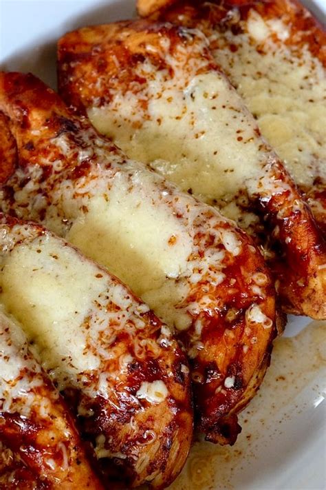 The guajillo chile is one of the most commonly used mexican dried chiles, and it is now widely available in the united states. Guajillo Chili Chicken - Mia's Cucina