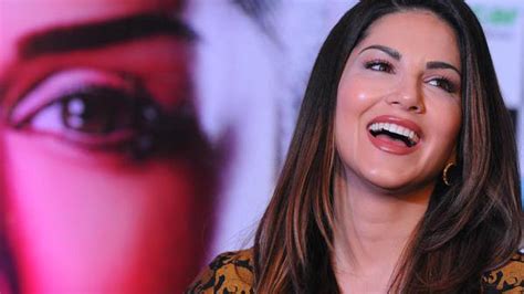 Sunny Leone Trends After Tv Anchor Confuses Her With Sunny Deol The Hindu