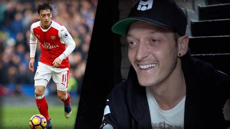 Der englischen sun zufolge handelt es sich gar um einen bandenkrieg. Exklusiv! | Özil über Familie, Frisuren & seine Biographie ...