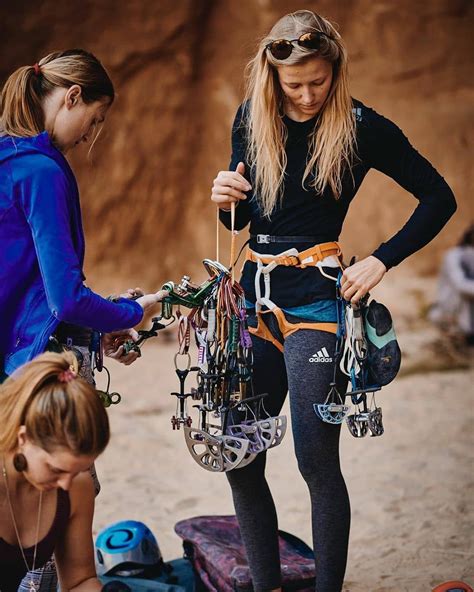 Three Girls Lost In Jordan 🇯🇴 Racking Up For Another Amazing Trad Climb