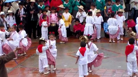 Niños Del Colegio De Sora Boyacá Bailando La Cumbia Youtube