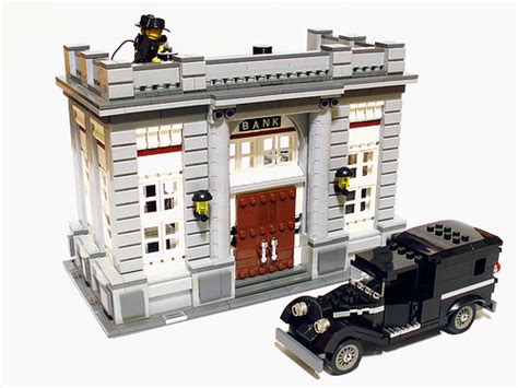 How to build a lego® safe with a key: Jarek's Bank Heist has working safe | The Brothers Brick ...