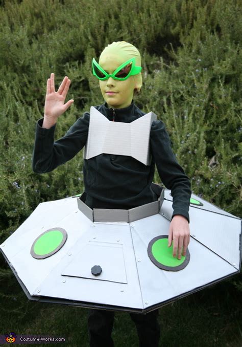 Alien In His Spaceship Diy Halloween Costume
