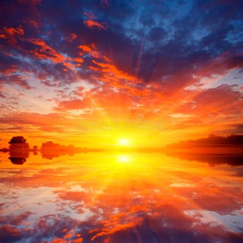 Sunset Over Water Stock Image Image Of Oxygen Horizon 17178185