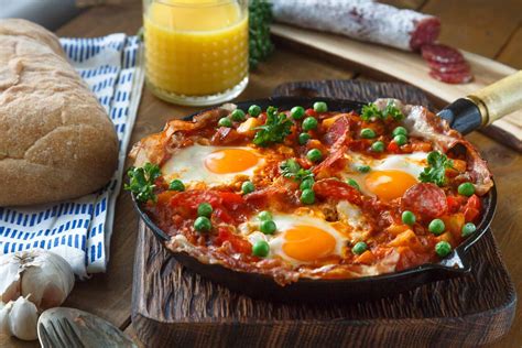 Breakfast, or desayuno in spanish, happens twice in spain. Breakfast And Lunch Foods In Spanish - Idalias Salon