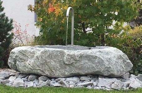 Neben unserer riesigen natursteinausstellung finden sie bei uns natürlich auch kompetente fachberater und ein großes. Steinmetz Vorarlberg Findlingsbrunnen Brunnen Garten Stein ...