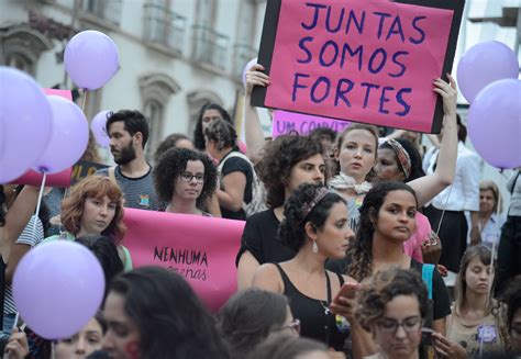 Mulheres Promovem Protesto No Rio Contra A Viol Ncia De G Nero Na