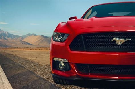 2015 Ford Mustang Solid Rear Axle Version Planned For Drag Racers