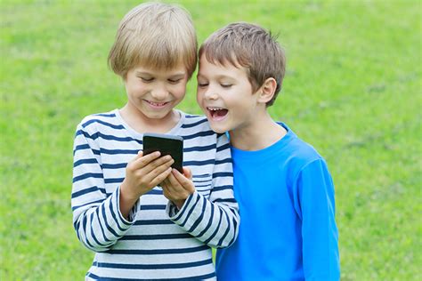 Phones For Kids 5 Things To Consider Rent A Center