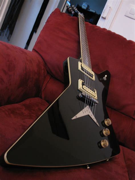 79 Series Z Classic Black Dean Guitars Audiofanzine