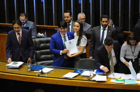 São Lourenço do Sul EM FOCO Câmara aprova texto base de PEC que altera