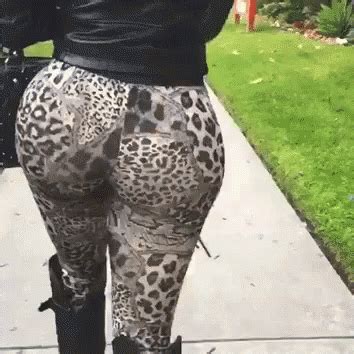 Respect Booty Respect Booty Discover Share Gifs