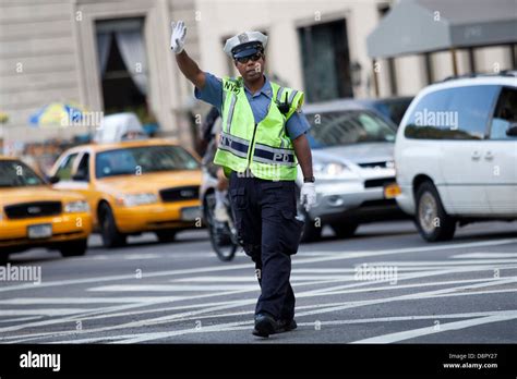 Traffic Cop In New York Stock Photo Alamy