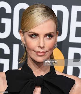 Charlize Theron Golden Globes Look