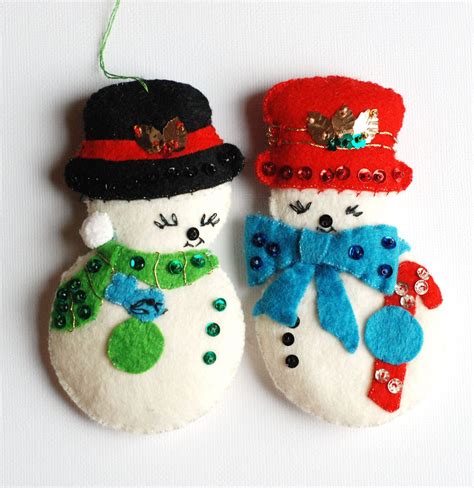 Snowman Vintage Felt Ornaments with Sequins | Felt christmas ornaments, Felt ornaments, Felt ...